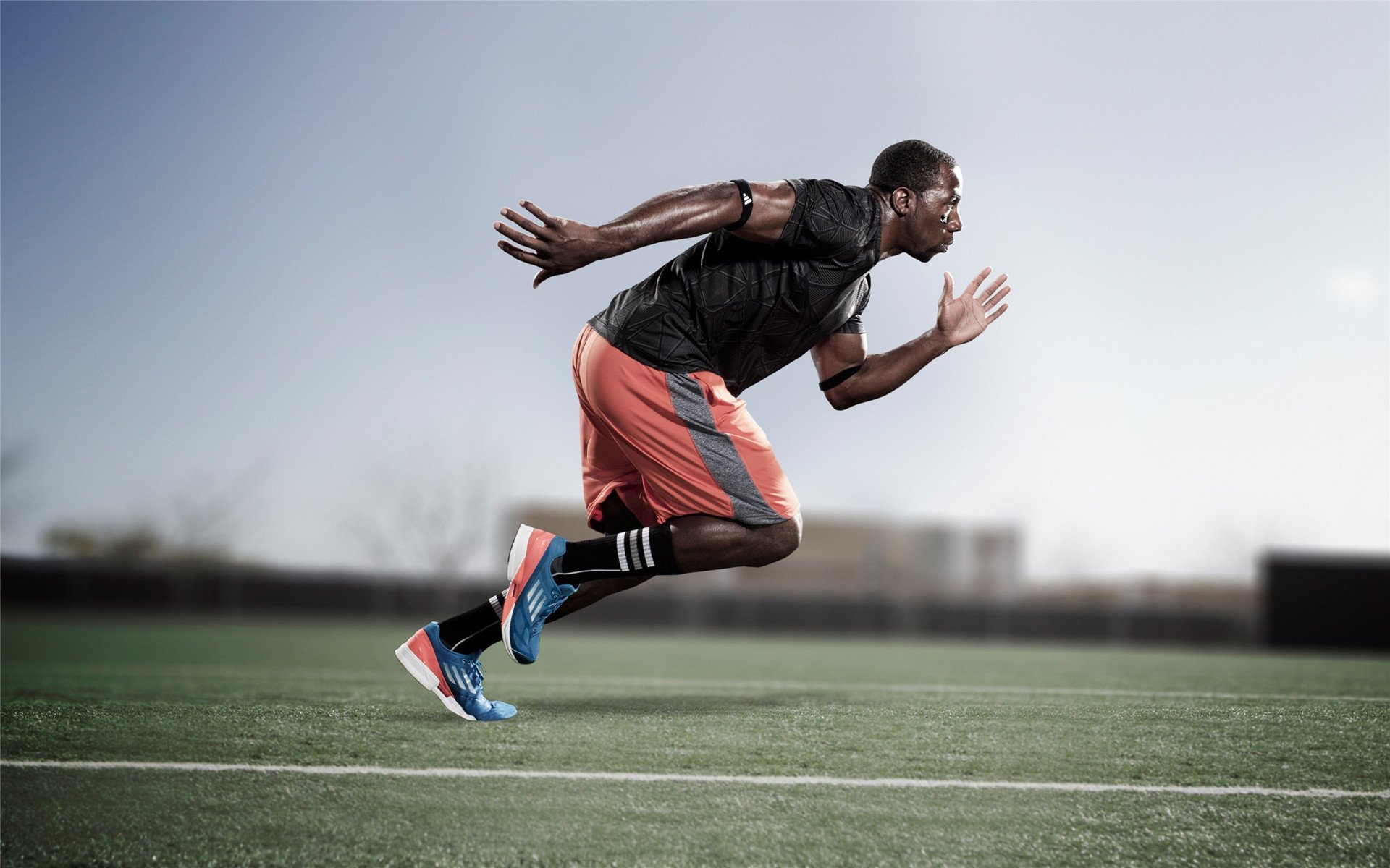 竞速与安全：F1未来的发展方向，f1比赛安全车